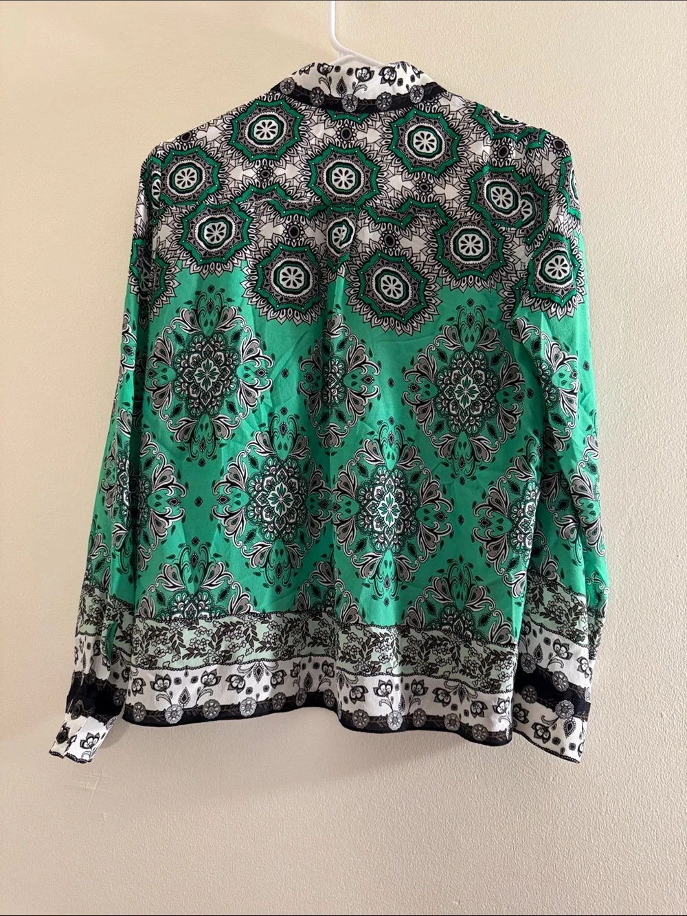 ALICE + OLIVIA Willa Mandela Blouse - Picture 6 of 9